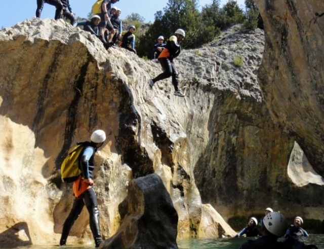  Salto desde lo alto del cañón 